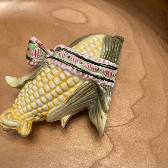 Final sale Vintage corn salt or pepper shaker. - Picture 5 of 13